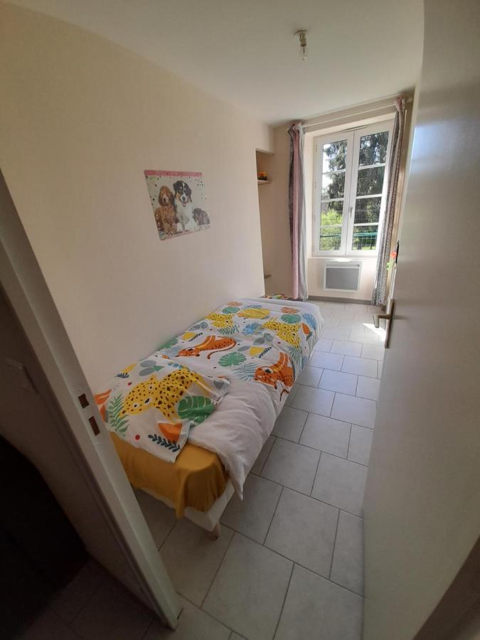 Animalier Apartment Joigny Exterior photo